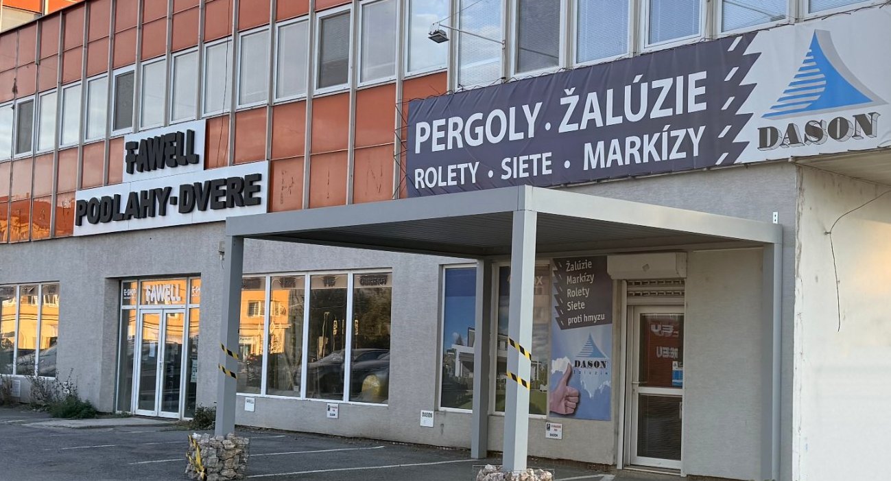 Predajňa DASON Prešov, Levočská 11 — vchod pod prestrešením
